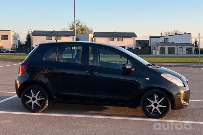 Toyota Yaris 2 generation