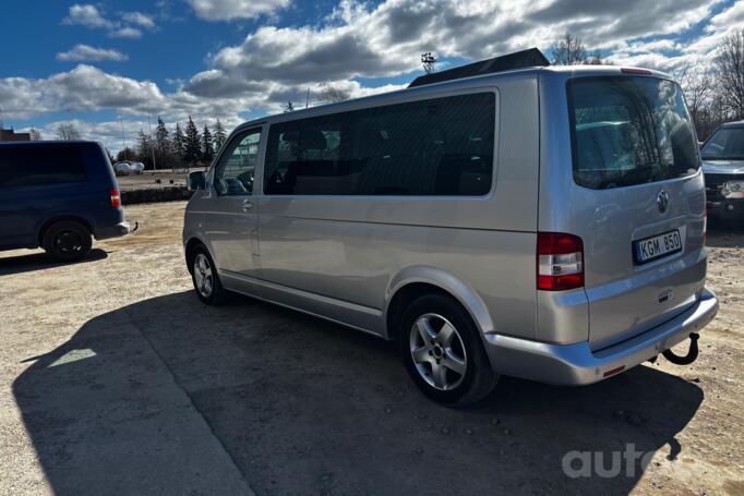 Volkswagen Caravelle T5 Minivan