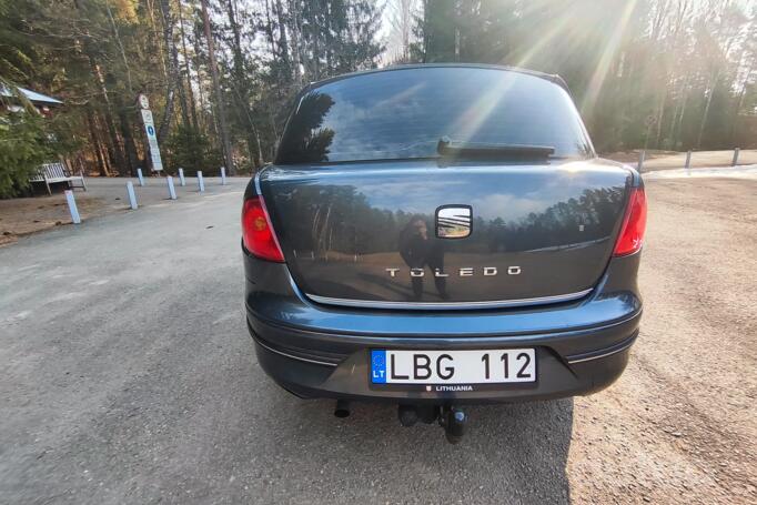 SEAT Toledo 3 generation Hatchback