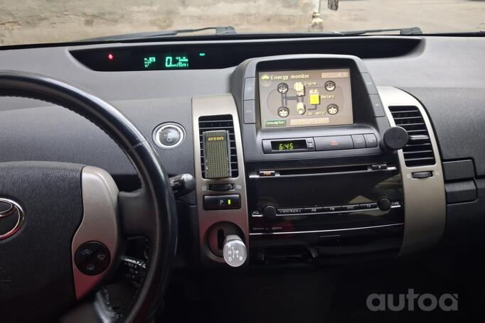 Toyota Prius 2 generation Hatchback
