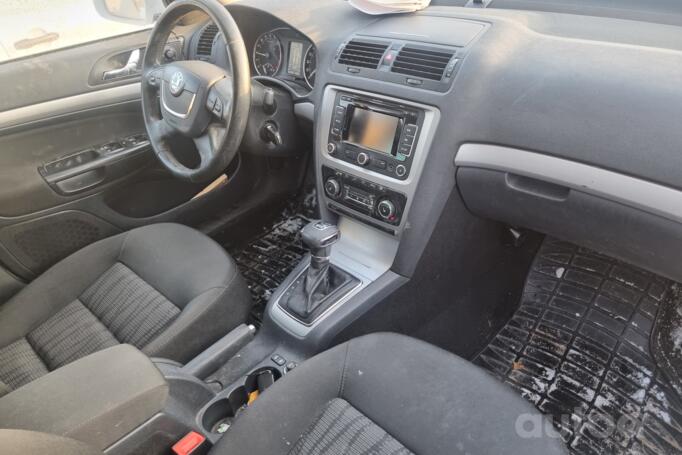 Skoda Octavia 2 generation [restyling] Combi wagon 5-doors