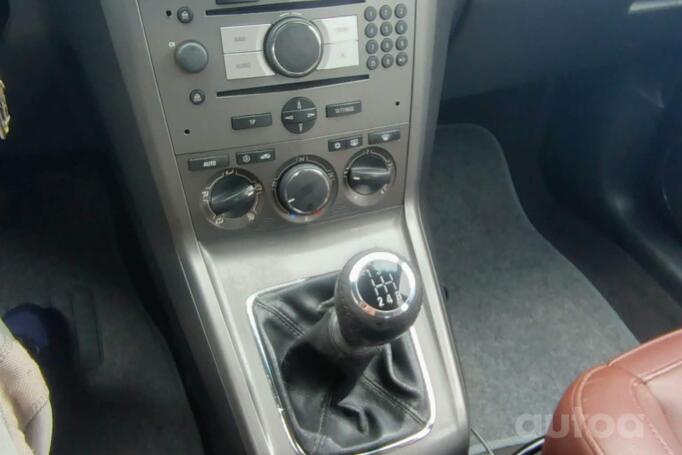 Opel Antara 1 generation Crossover