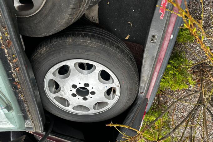 Mercedes-Benz W124 1 generation