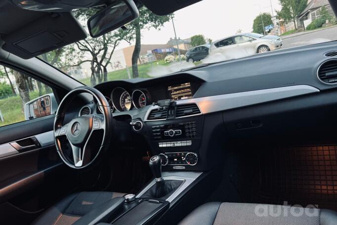 Mercedes-Benz C-Class W204/S204/C204 [restyling] Sedan 4-doors