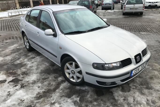 SEAT Toledo 2 generation Sedan