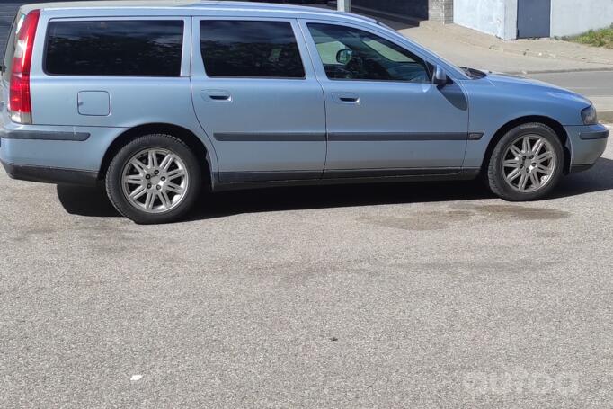 Volvo V70 2 generation R wagon 5-doors
