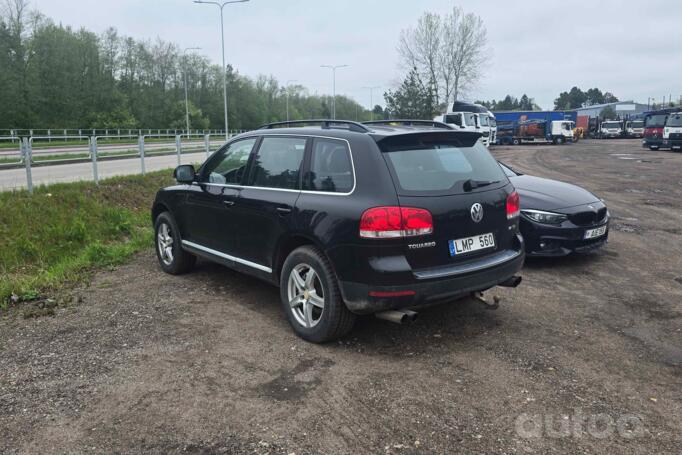 Volkswagen Touareg 1 generation Crossover