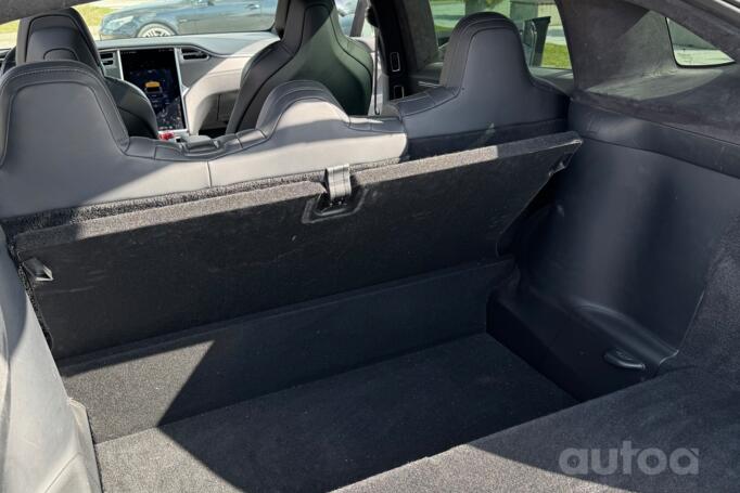 Tesla Model X 1 generation Crossover