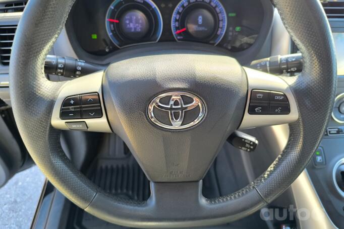 Toyota Auris 1 generation [restyling] Hybrid hatchback 5-doors