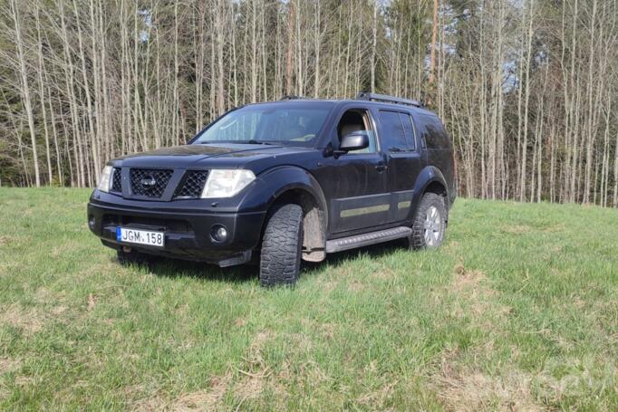 Nissan Pathfinder R51 SUV