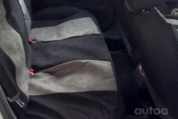 Ford Focus 1 generation [restyling] Hatchback 5-doors