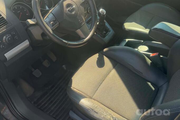 Opel Zafira B Minivan 5-doors