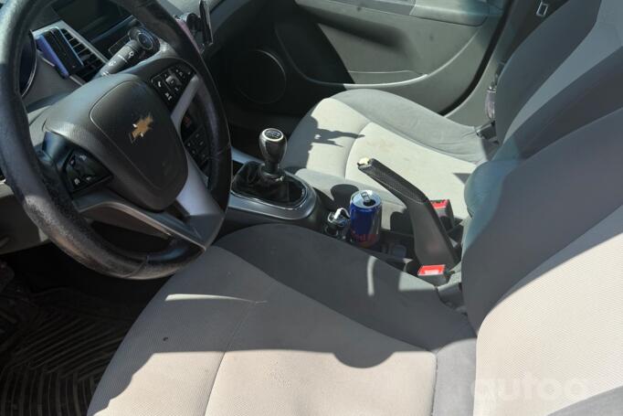Chevrolet Cruze J300 Sedan