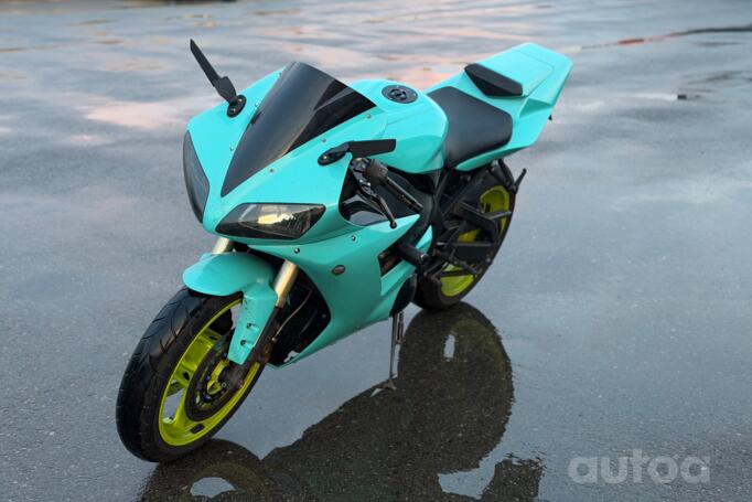 Yamaha R1