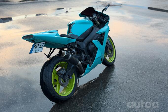 Yamaha R1