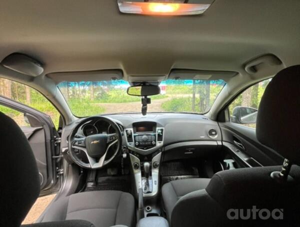Chevrolet Cruze J300 Hatchback