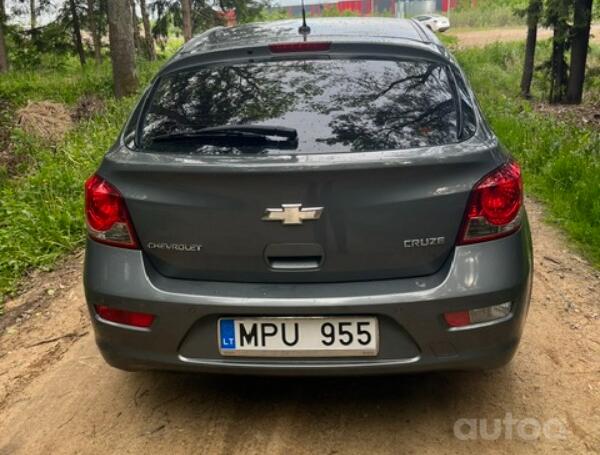 Chevrolet Cruze J300 Hatchback