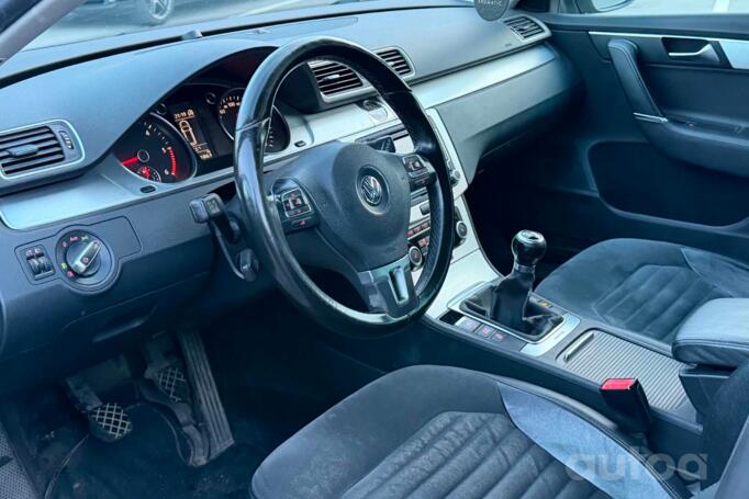 Volkswagen Passat B7 Variant wagon 5-doors