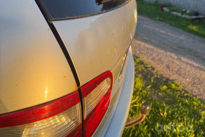 Mercedes-Benz E-Class W211 Sedan