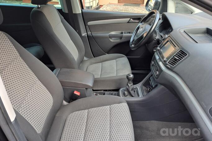 Volkswagen Sharan 2 generation Minivan 5-doors