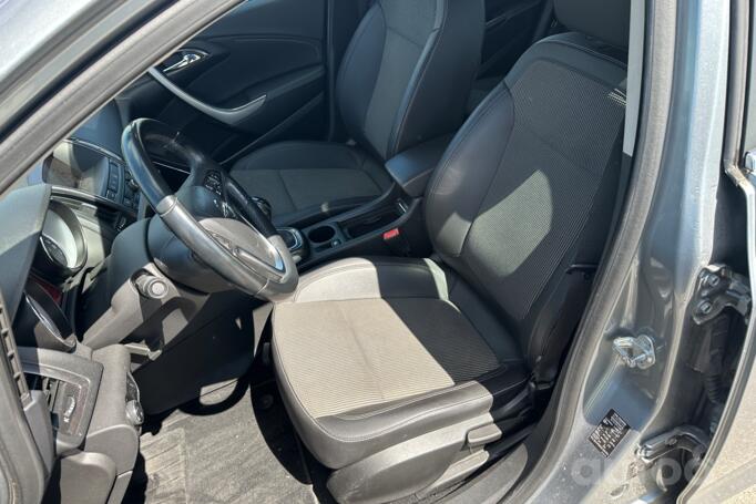 Opel Astra J Hatchback 5-doors