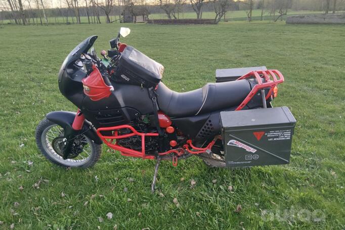 Triumph Tiger 900