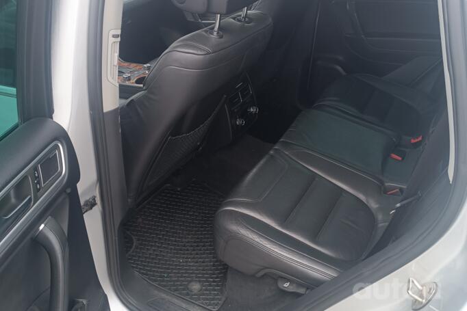 Volkswagen Touareg 2 generation Crossover