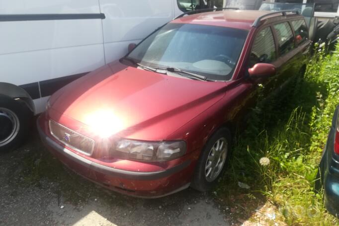 Volvo V70 2 generation wagon