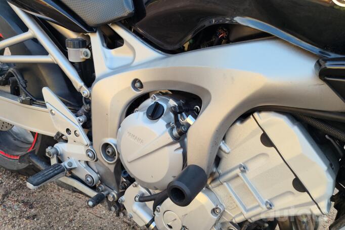 Yamaha FZ