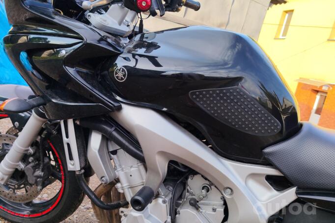 Yamaha FZ