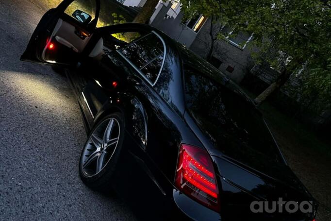 Mercedes-Benz S-Class W221 Sedan 4-doors