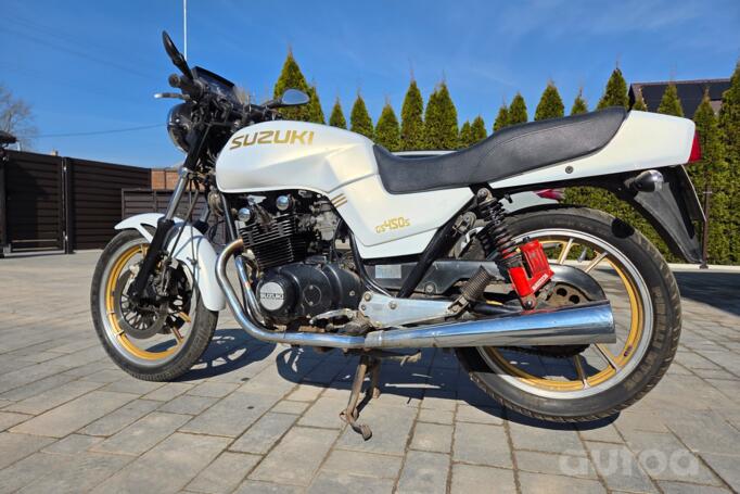 Suzuki GS