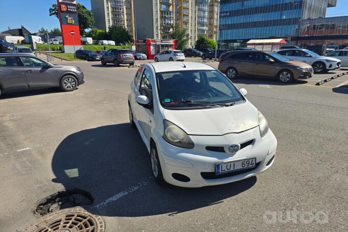 Toyota Aygo 1 generation [2th restyling] Hatchback