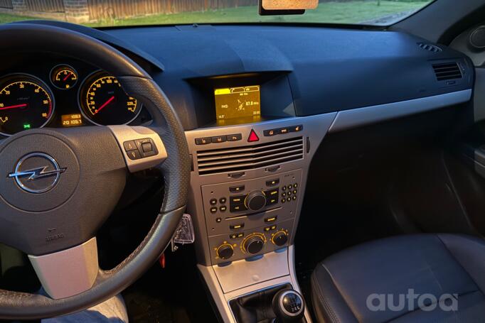 Opel Astra H Hatchback