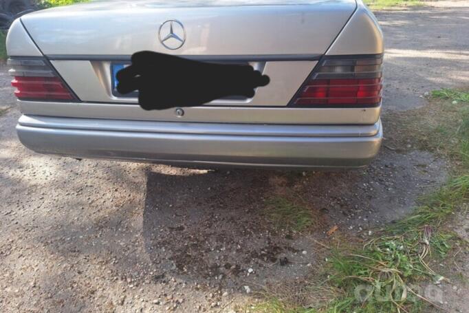 Mercedes-Benz W124 1 generation