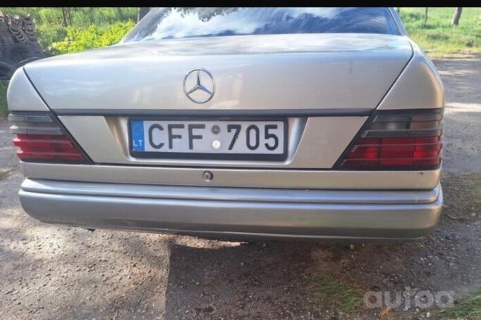 Mercedes-Benz W124 1 generation