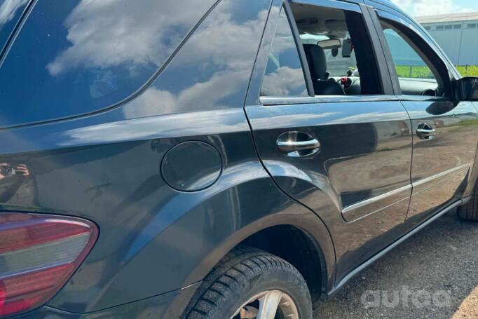 Mercedes-Benz M-Class W164 Crossover 5-doors