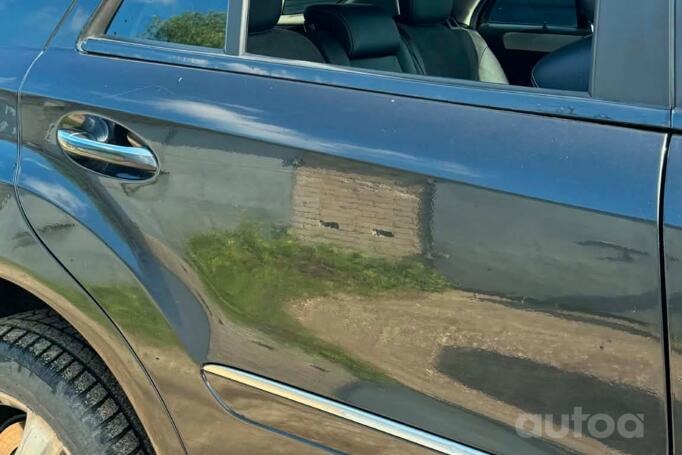 Mercedes-Benz M-Class W164 Crossover 5-doors