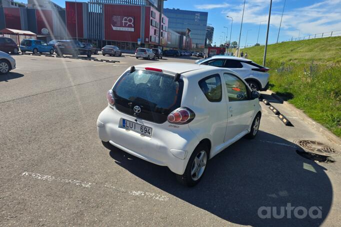 Toyota Aygo 1 generation [restyling] Hatchback 3-doors