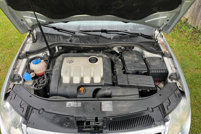 Volkswagen Passat B6 wagon 5-doors
