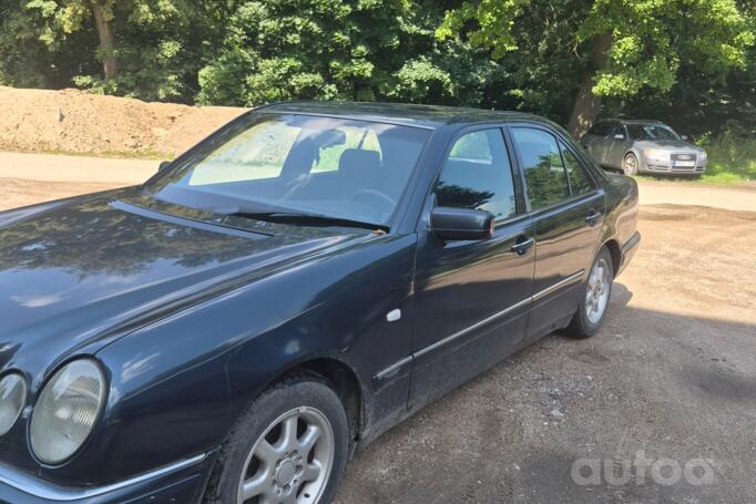 Mercedes-Benz E-Class W210 Sedan