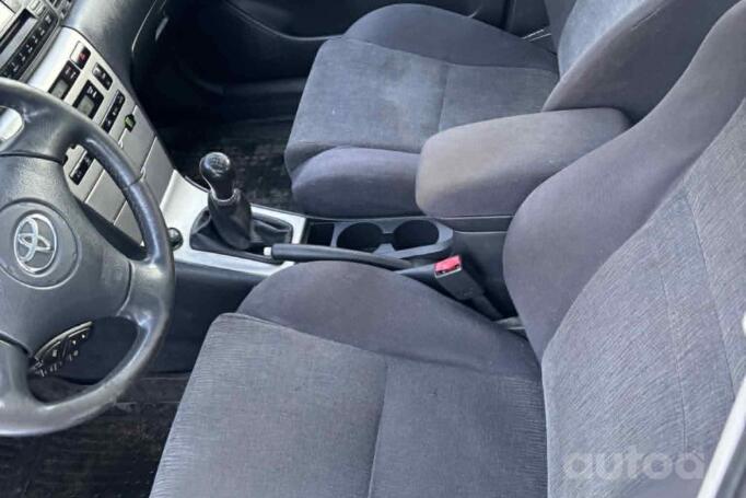 Toyota Corolla E120 Hatchback 5-doors