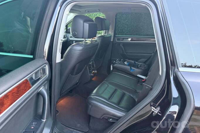 Volkswagen Touareg 2 generation Crossover