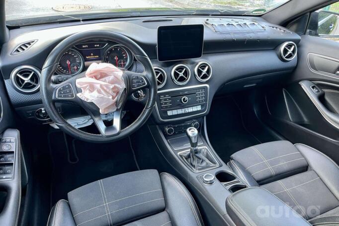 Mercedes-Benz A180 2016