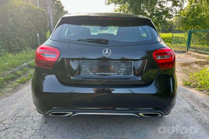 Mercedes-Benz A180 2016