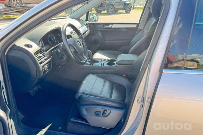 Volkswagen Touareg 2 generation Crossover