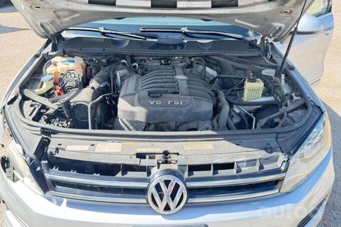 Volkswagen Touareg 2 generation Crossover