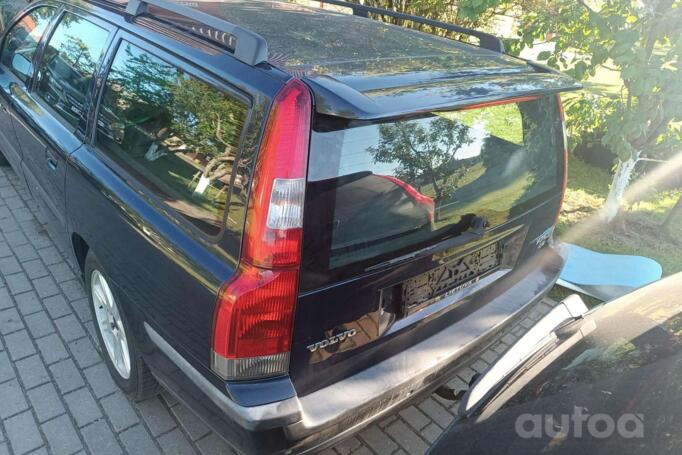 Volvo V70 2 generation wagon