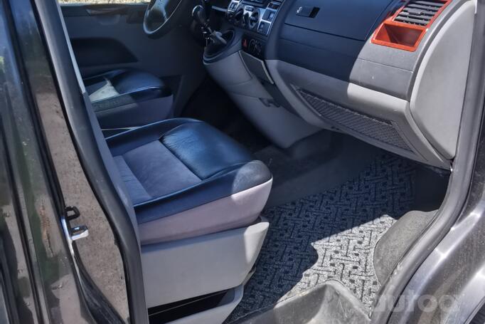 Volkswagen Transporter T5 Minivan 4-doors