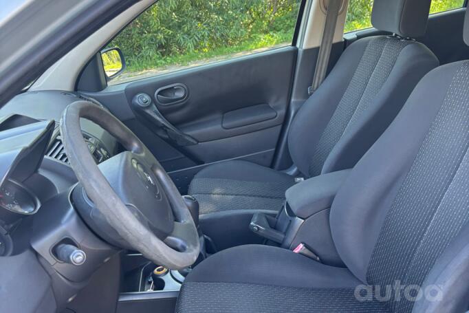 Renault Megane 2 generation Hatchback 5-doors